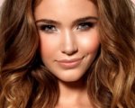 Chanel Celaya e Sofia Mattsson nel pilot di Unstrung