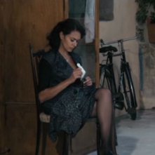 La moglie del sarto: Maria Grazia Cucinotta in una scena del film