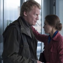 Leviathan: Aleksey Serebryako con Elena Lyadova in una scena del film