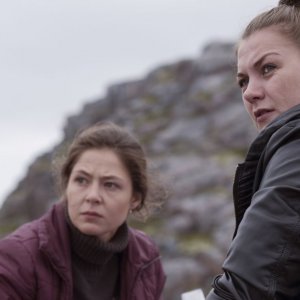 Leviathan: Elena Lyadova in una scena del film con Anna Ukolova