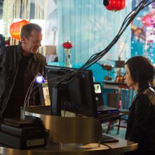 24: Live Another Day, Kiefer Sutherland con Mary Lynn Rajskub in un'immagine