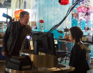 24: Live Another Day, Kiefer Sutherland con Mary Lynn Rajskub in un'immagine