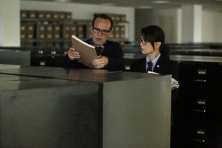 Agents of S.H.I.E.L.D.: Ming-Na Wen e Clark Gregg in una scena di Ragtag