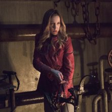 Arrow: Katie Cassidy nell'episodio Streets of Fire, seconda stagione