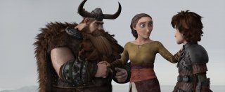 Dragon Trainer 2: Hiccup con i suoi genitori in una scena del film