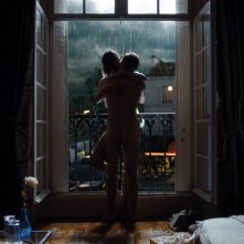 La chambre bleue: Stéphanie Cléau in una scena d'amore con Mathieu Amalric