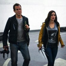 Tartarughe Ninja: Megan Fox insieme a Will Arnett, che interpreta il suo cameraman