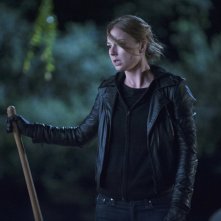 Revenge: Emily VanCamp in una scena dell'episodio Execution, terza stagione