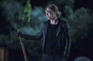 Revenge: Emily VanCamp in una scena dell'episodio Execution, terza stagione