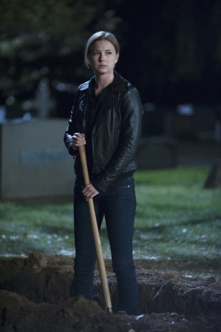 Revenge: un'immagine di Emily VanCamp nell'episodio Execution, terza stagione