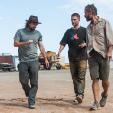 The Rover: Guy Pearce e Robert Pattinson sul set del film con il regista David Michôd
