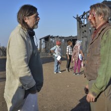 The Salvation: Mads Mikkelsen sul set con il regista Kristian Levring