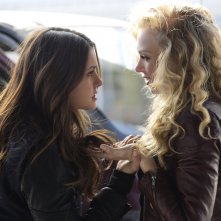 The Vampire Diaries Nina Dobrev E Penelope Mitchell In Una Scena Dell Episodio Promised Land 372586