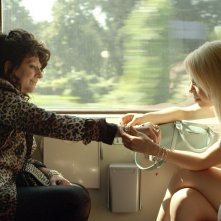 Party Girl: Angélique Litzenburger in una scena con Cynthia Litzenburger