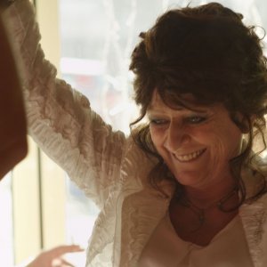Party Girl: la protagonista del film durante un ballo