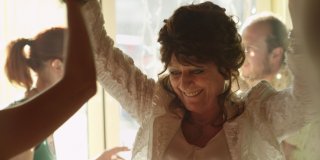 Party Girl: la protagonista del film durante un ballo