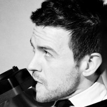 Più buio di mezzanotte: il regista Sebastiano Riso in una foto promozionale