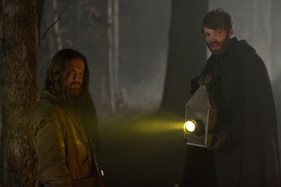 Salem: Shane West e Seth Gabel nell'episodio The Stone Child, della prima stagione
