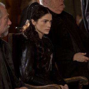 Salem: Xander Berkeley e Janet Montgomery nell'episodio The Stone Child