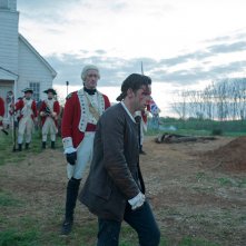 TURN: Samuel Roukin e Jamie Bell nel primo episodio della serie