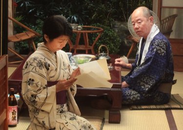 Rokugatsudou no sanshimai: Seishiro Nishida e Yoshie Ichige in una scena del film