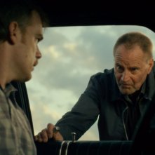 Cold in July: Micheal C. Hall con Sam Shepard in una scena del film