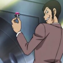 Lupin the 3rd vs Detective Conan: The Movie - Lupin stringe in mano una preziosa pietra