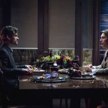 Hannibal: Mads Mikkelsen con Hugh Dancy nell'episodio Ko No Mono