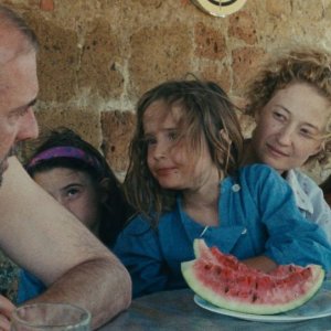 Le meraviglie: Alba Rohrwacher con André Hennicke in un'immagine del film