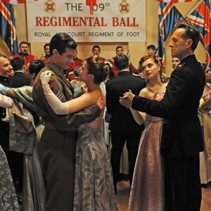 Queen and Country: Richard E. Grant in una scena del film con Callum Turner