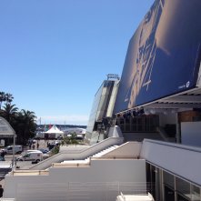 Cannes 2014: l'entrata del Grand Theatre Lumiere vista dal balcone della sala stampa