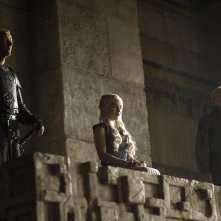Il trono di spade: Emilia Clarke, Iain Glen, Ian McElhinney nell'episodio The Laws of Gods and Men