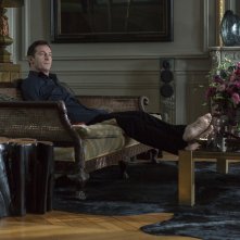 Rosemary's Baby: Jason Isaacs in una scena