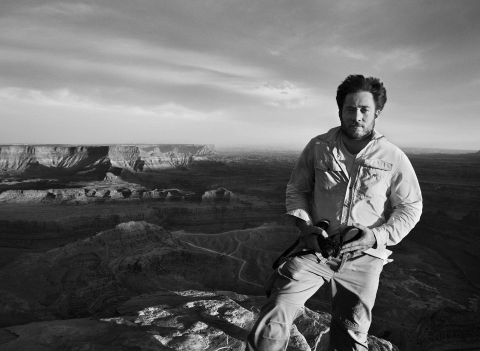 Il Sale della Terra: il co-regista del film Juliano Ribeiro Salgado in una foto promozionale