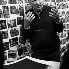 Il Sale della Terra: il fotografo Sebastião Salgado in un'immagine del documentario a lui dedicato