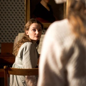 Amour fou: Birte Schnoeink in una scena del film