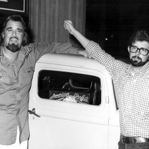 George Lucas sul set di American Graffiti con George Weston Smith