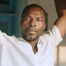 Run: Isaach De Bankolé in una scena