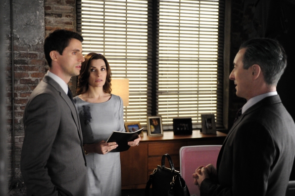 The Good Wife: Julianna Margulies, Matthew Goode e alan Cumming nell'episodio TheOne Percent