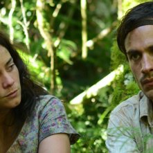 El Ardor: Alice Braga con Gael García Bernal in una scena