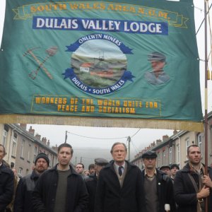 Pride: Bill Nighy e Paddy Considine in una scena del film