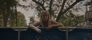 It Follows: Maika Monroe in una immagine del film