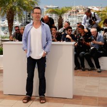 Guy Pearce - in look decisamente informale - a Cannes 2014, per presentare The Rover
