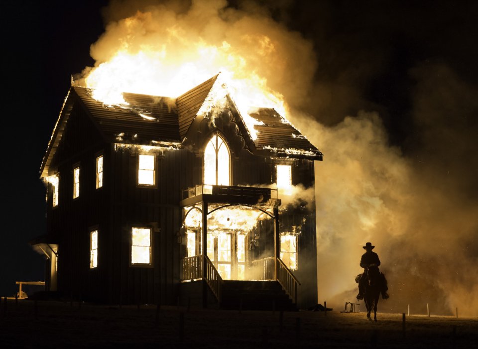 The Homesman: la casa brucia