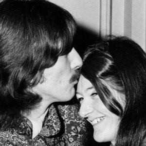 La segretaria dei Beatles: Freda Kelly con George Harrison in una scena del documentario