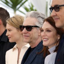 Maps to the Stars: il regista David Cronenberg con i suoi attori durante il photocall di Cannes 2014