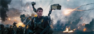 Edge of Tomorrow - Senza domani: Tom Cruise in una concitata scenda del film