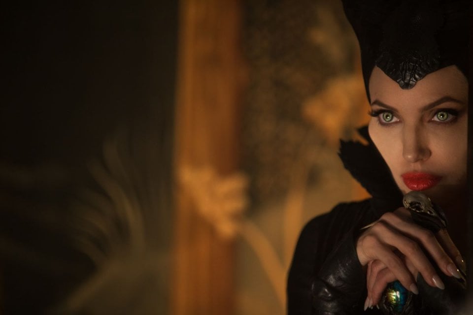 Maleficent: Angelina Jolie in un'intensa scena del film