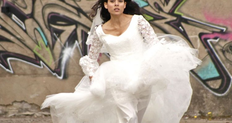 Géronimo: Nailia Harzoune in fuga dal matrimonio in una scena del film