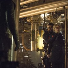 Arrow: Emily Bett Rickards e Manu Bennett nell'episodio Unthinkable